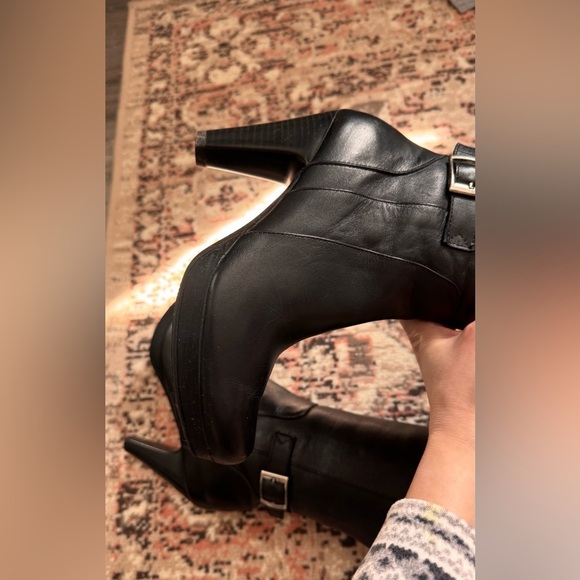 100% natural Leather Heeled Boots in black,used once - Picture 8 of 14